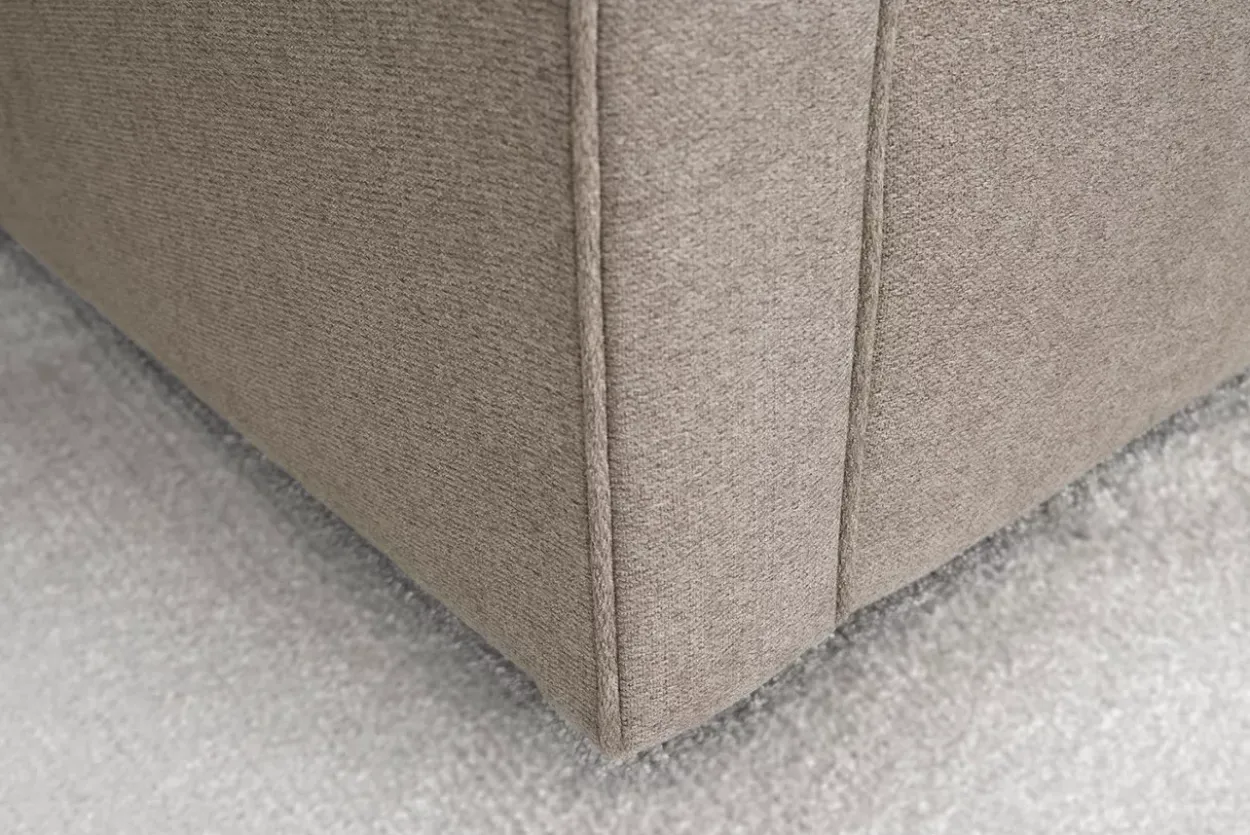 Alaina Loveseat