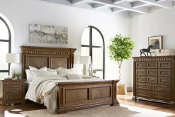 Breckenridge Master Chest