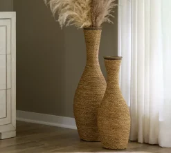 Ethien Vase