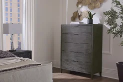 Keswick Chest