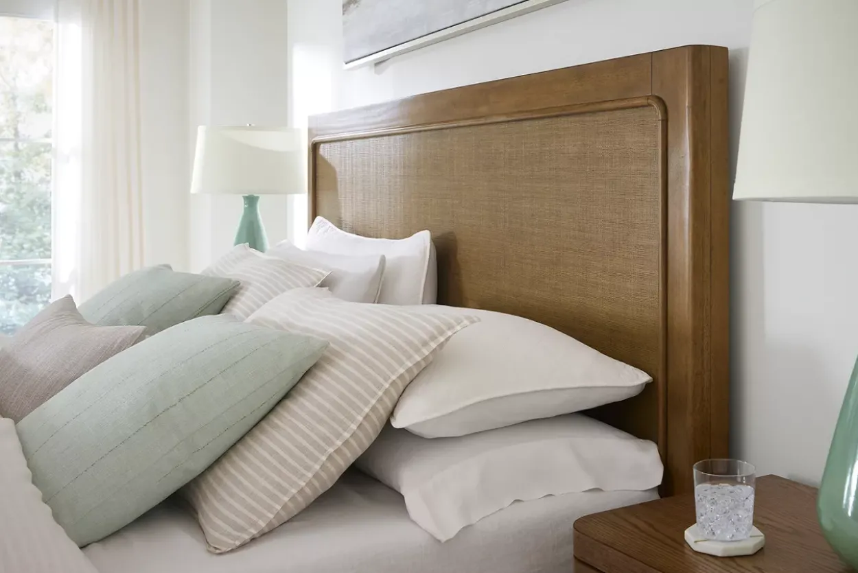 Koprin Pillow