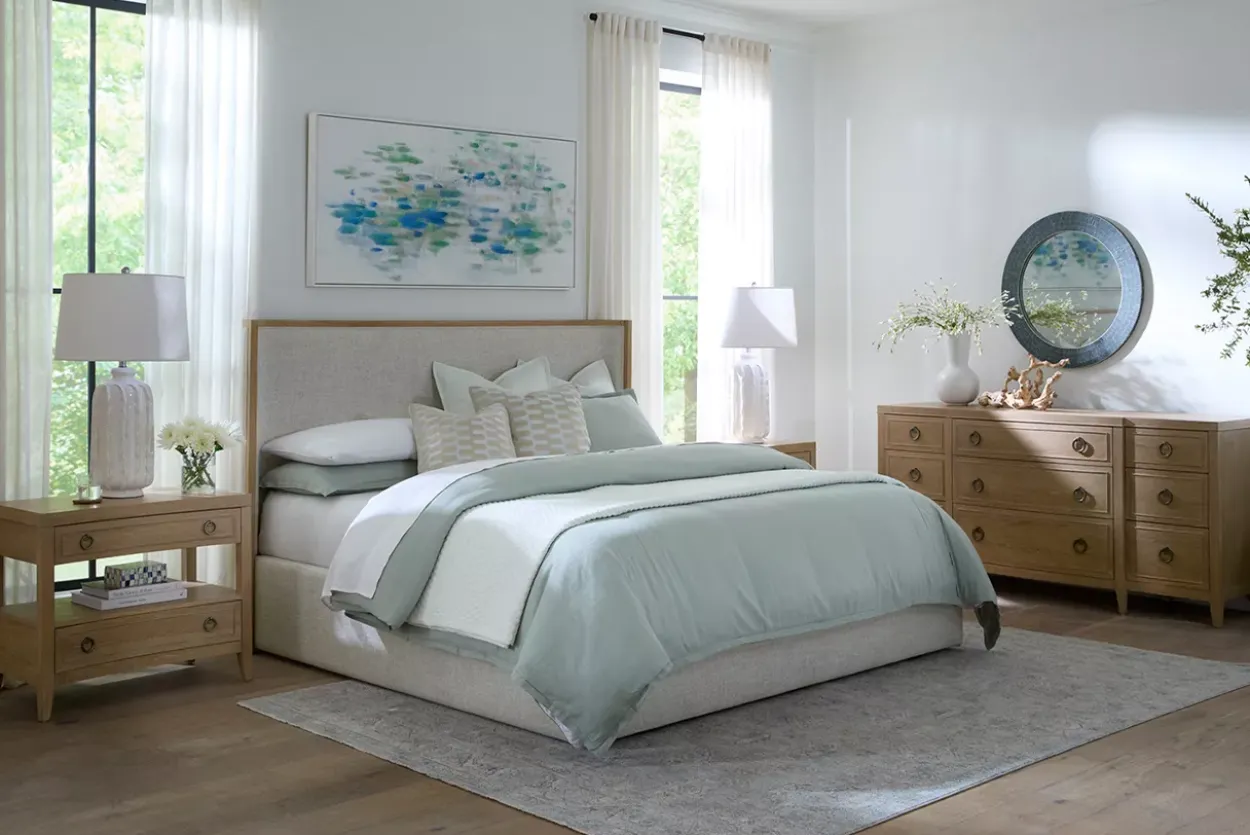 Lynwood Upholstered Bed