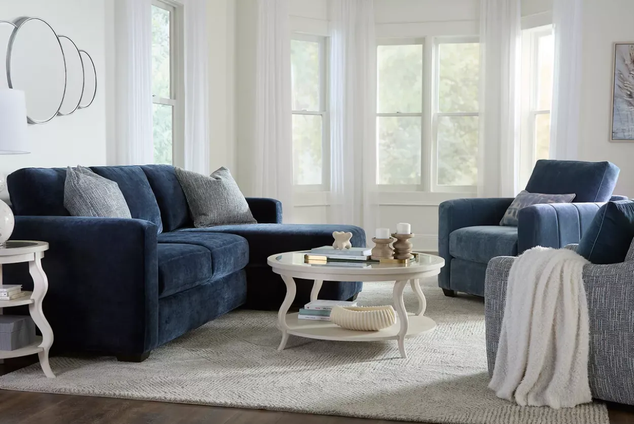 Lyra Swivel Chair