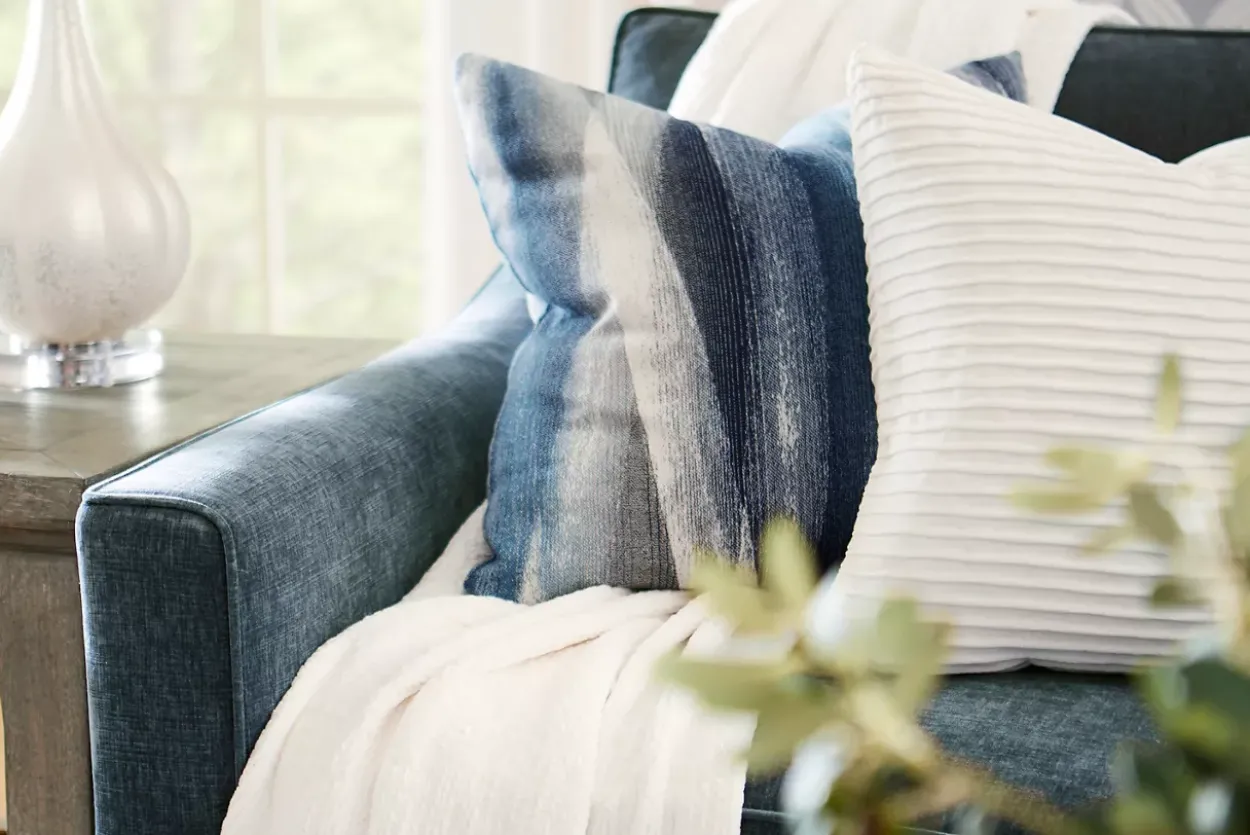 Shiloh Grand Sofa