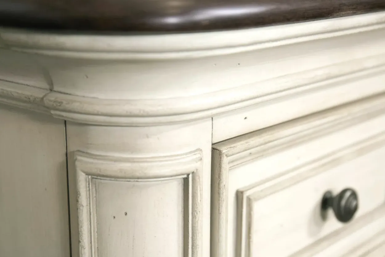 Veranda Bachelor Chest