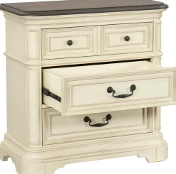 Veranda Bachelor Chest