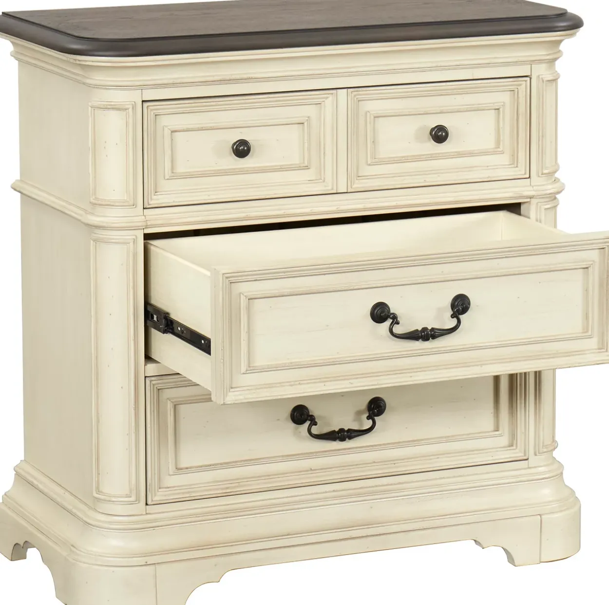 Veranda Bachelor Chest